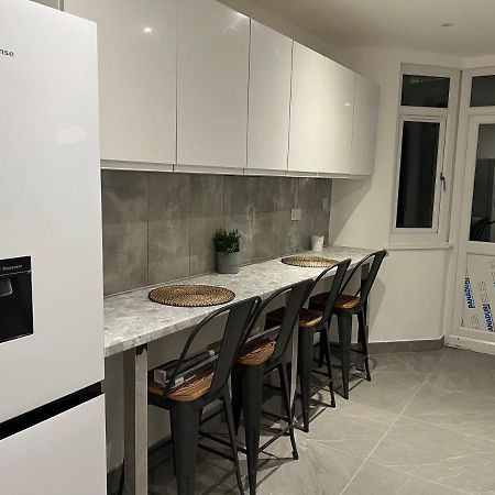 Beautiful Rooms Only Few Steps Away From Bruce Grove Tottenham Stadium Londres Exterior foto