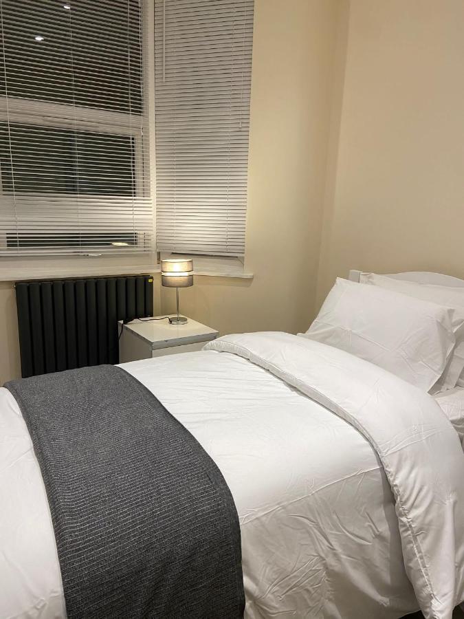 Beautiful Rooms Only Few Steps Away From Bruce Grove Tottenham Stadium Londres Exterior foto